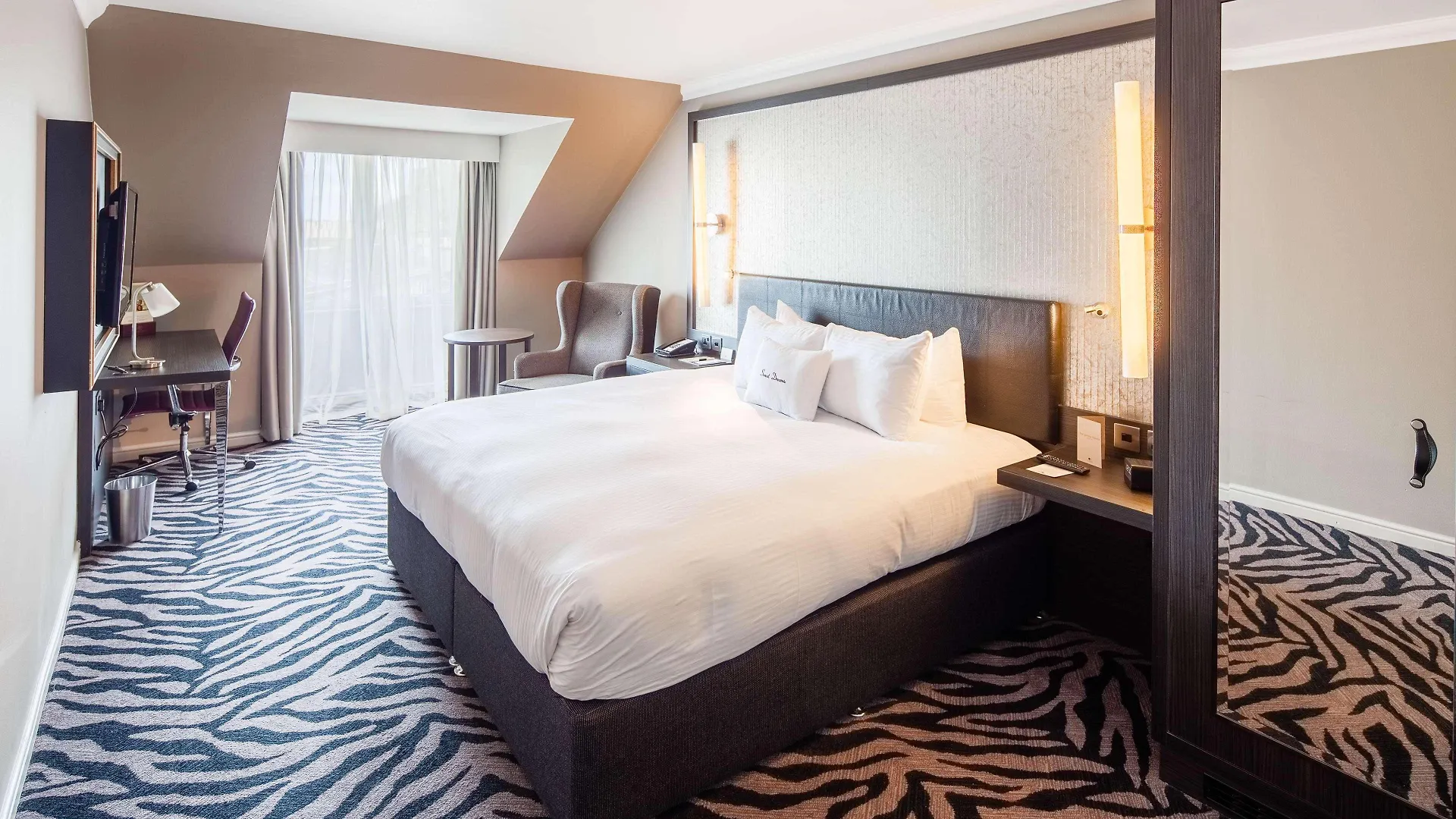 Doubletree By Hilton Edinburgh City Centre Hotel