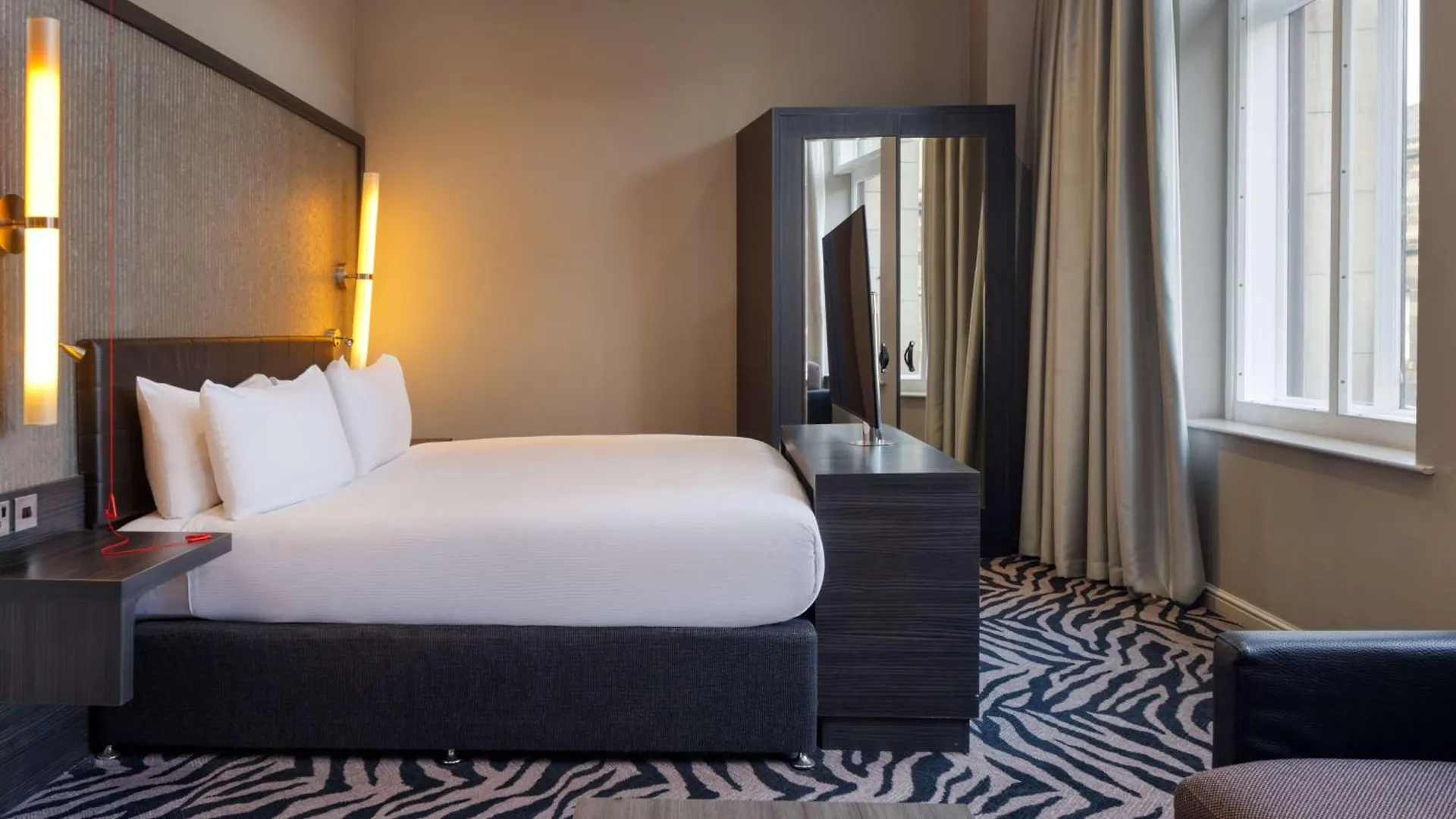 Doubletree By Hilton Edinburgh City Centre 4*,