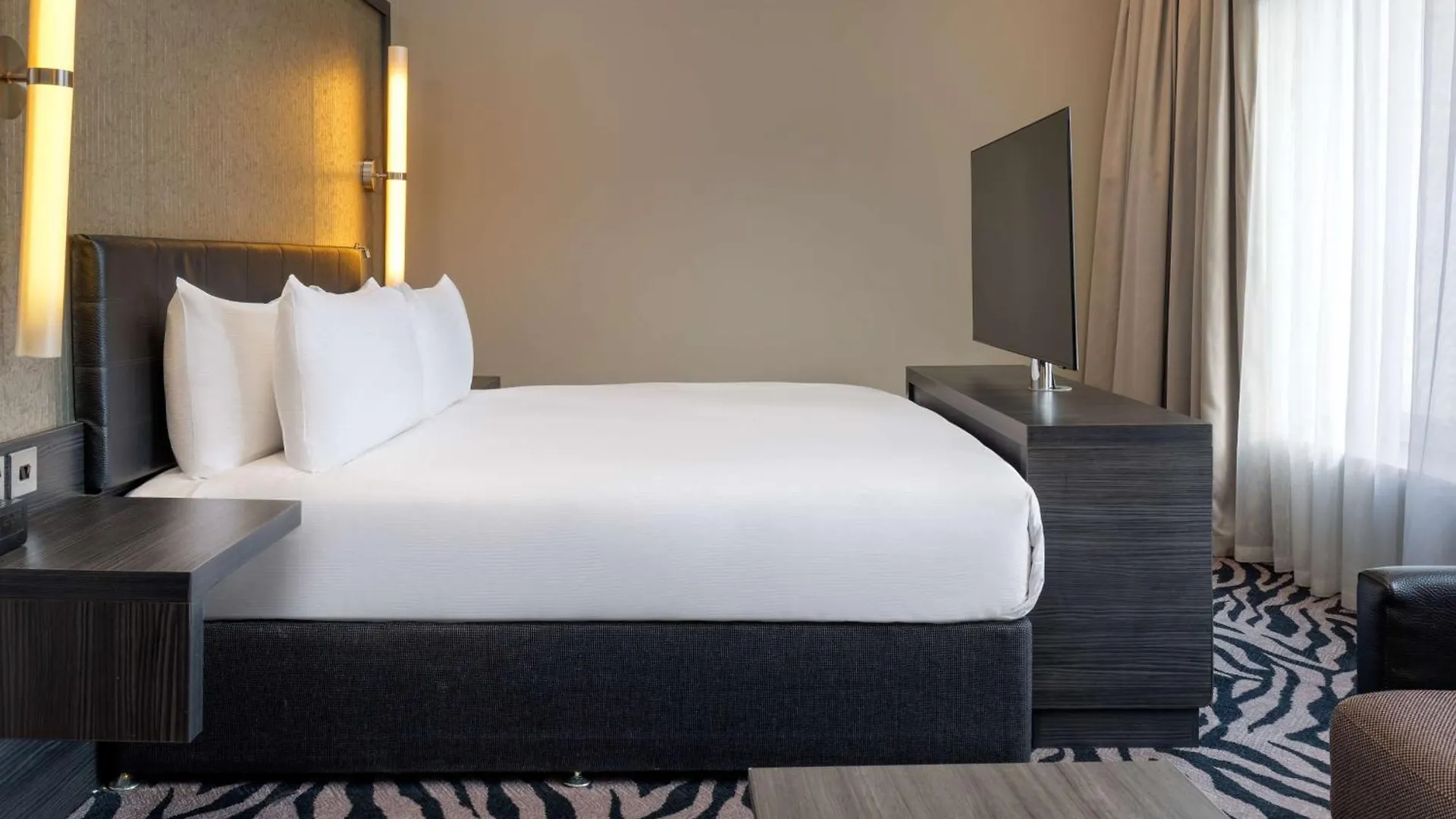 Doubletree By Hilton Edinburgh City Centre Hotel