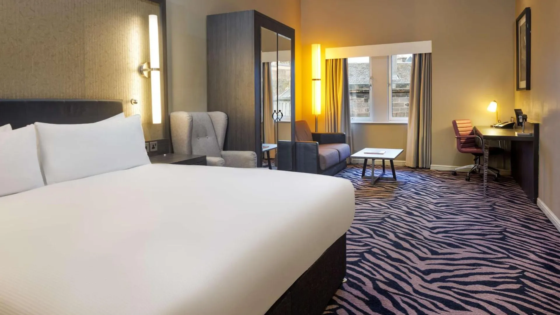 Doubletree By Hilton Edinburgh City Centre 4*,
