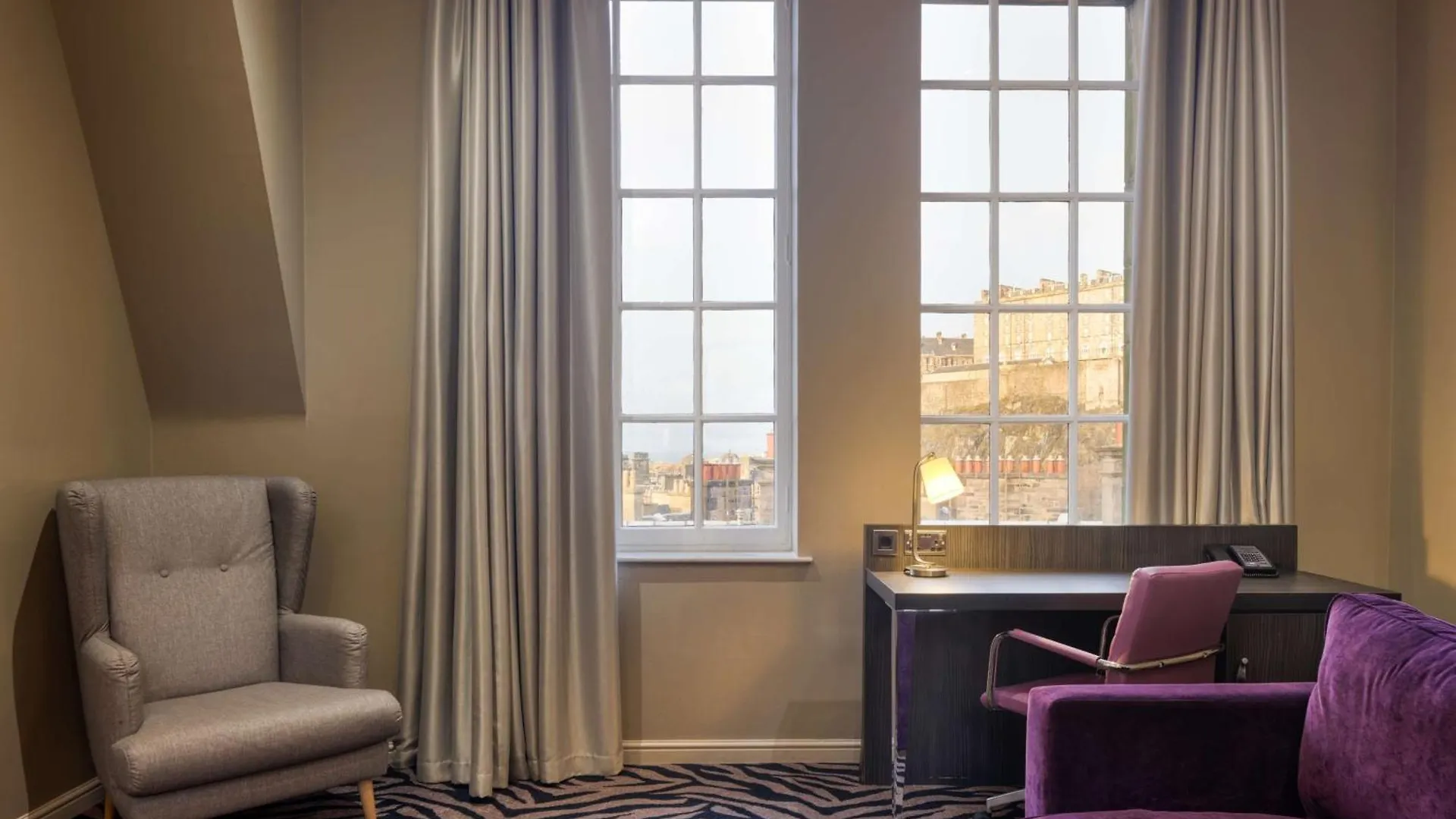 Doubletree By Hilton Edinburgh City Centre Hotel