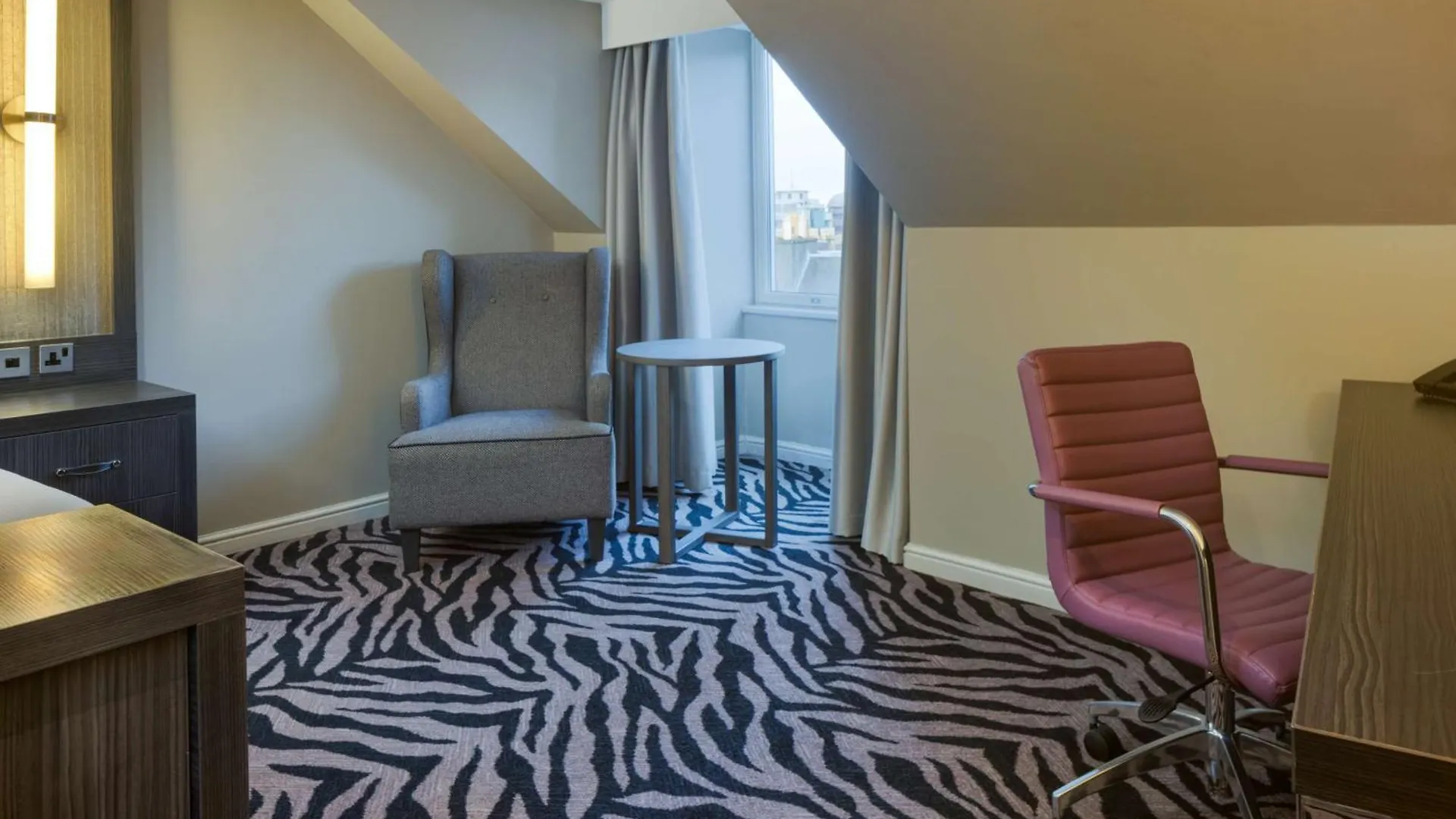Doubletree By Hilton Edinburgh City Centre Hotel