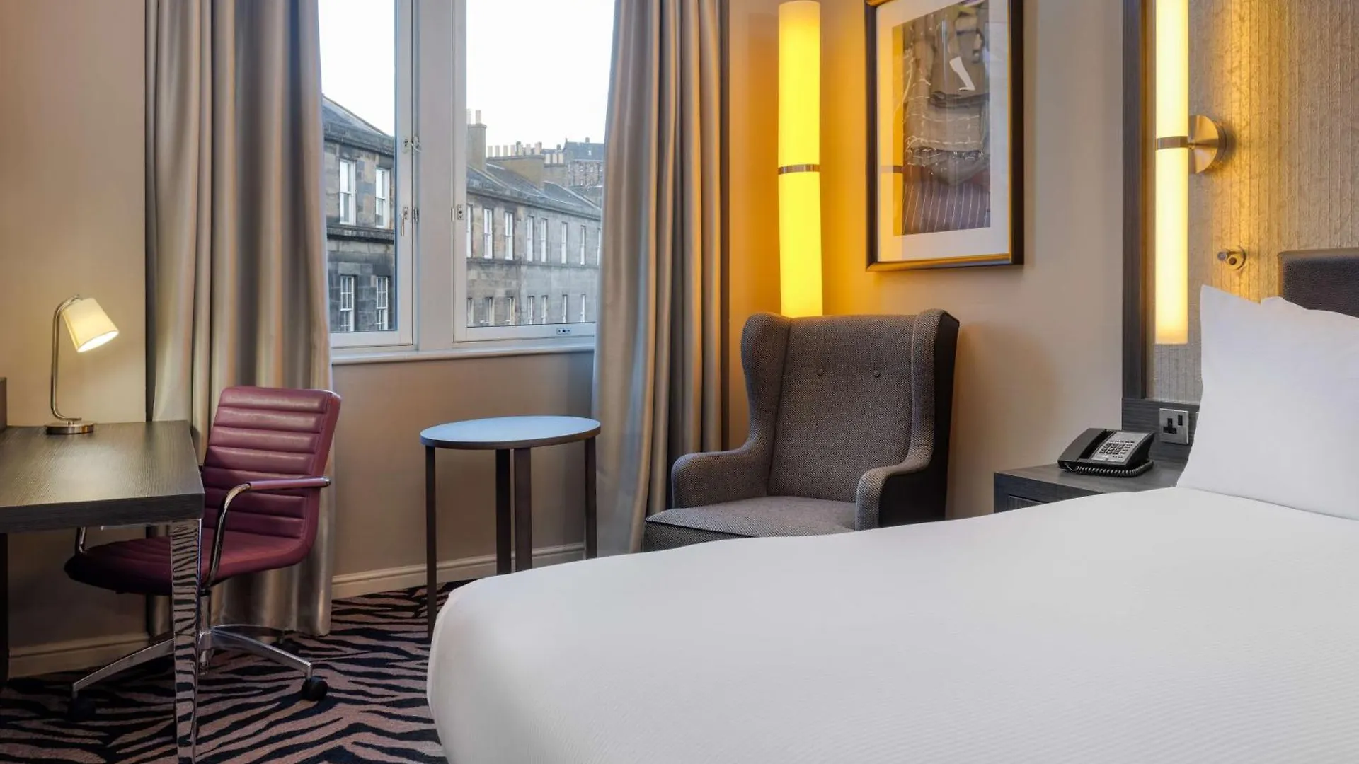 Doubletree By Hilton Edinburgh City Centre Hotel